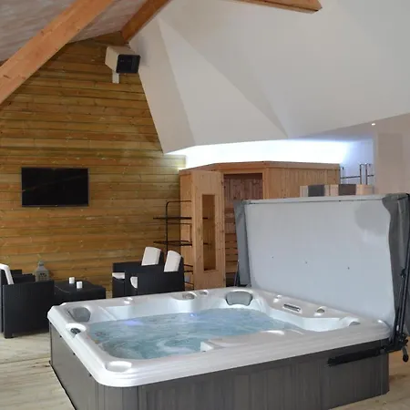 Maison Avec Sauna Piscine * La Charriere